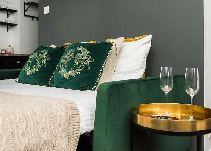 Queen - Loftaffair كراكوفيا